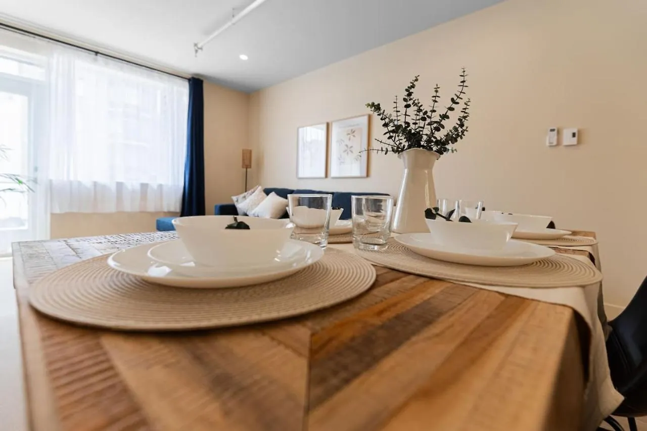 2Br Downtown Suite With Balcony Montreal