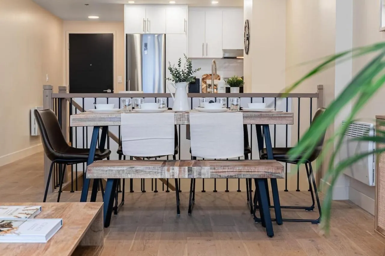 2Br Downtown Suite With Balcony Montreal